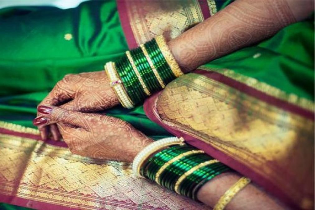 This is why women wear green bangles in Sawan | News Track Live ...