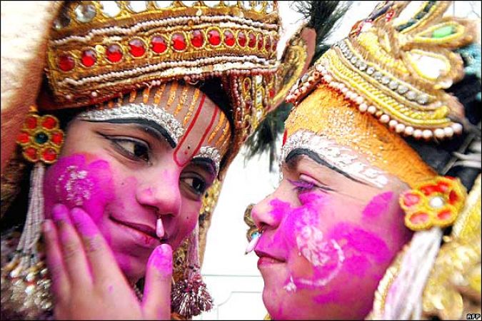 Do you know why Holi is considered the biggest festival of Hindus??