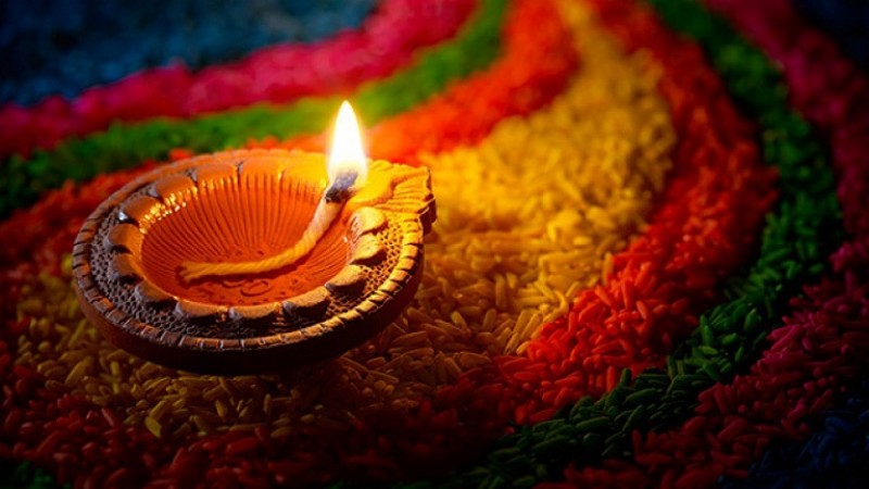 Four grand things you can do on Diwali rather than bursting crackers