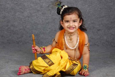 Janmashtami Special: How to dress up your kid like Krishna