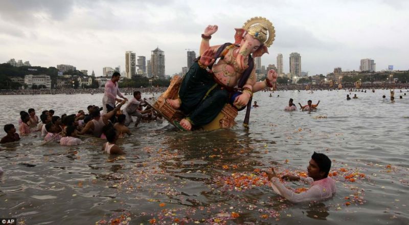 Ganesh Chaturthi Why We Immerse Idol Of Ganesha In Water Newstrack English 1 3603