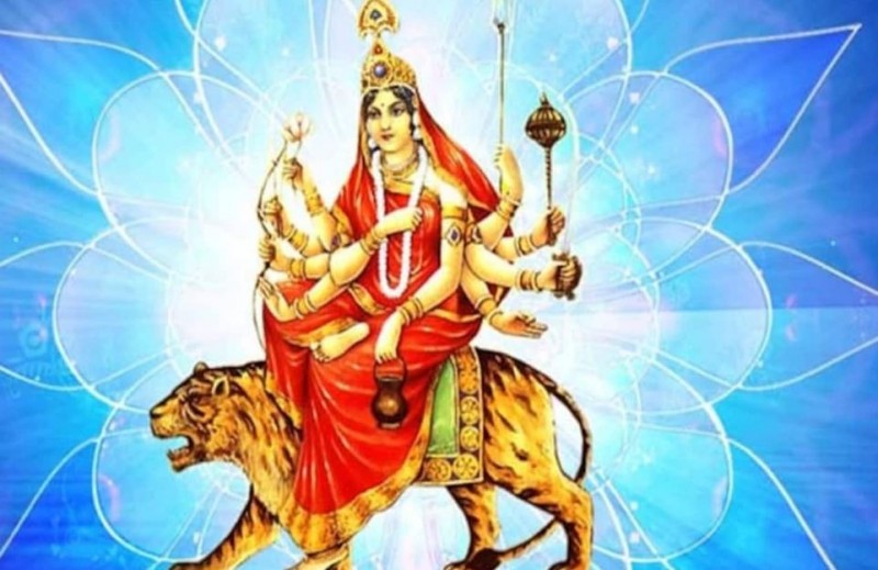 आज चैत्र नवरात्री का तीसरा दिन, इस आरती से संपन्न करें मां चंद्रघंटा की पूजा