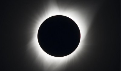 It will take a total solar eclipse at this time, take this one step as soon as it is over