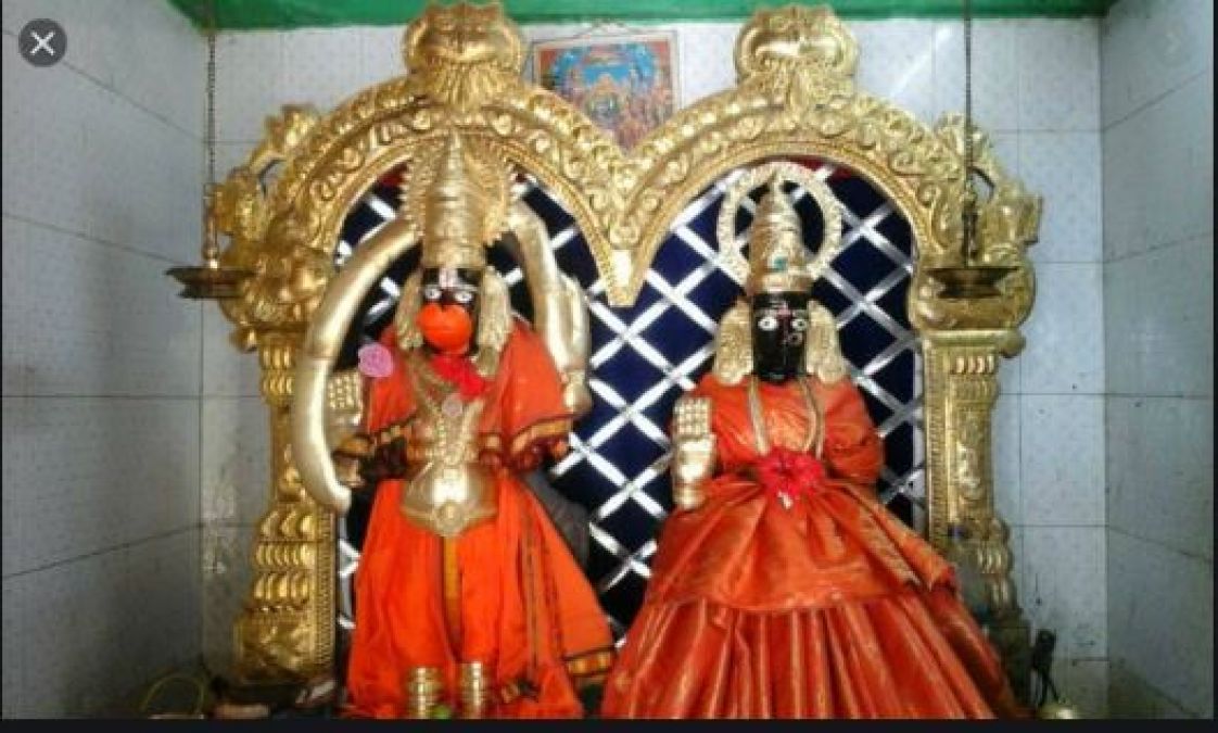 Lord Hanuman and his wife's idol situated in this temple of India