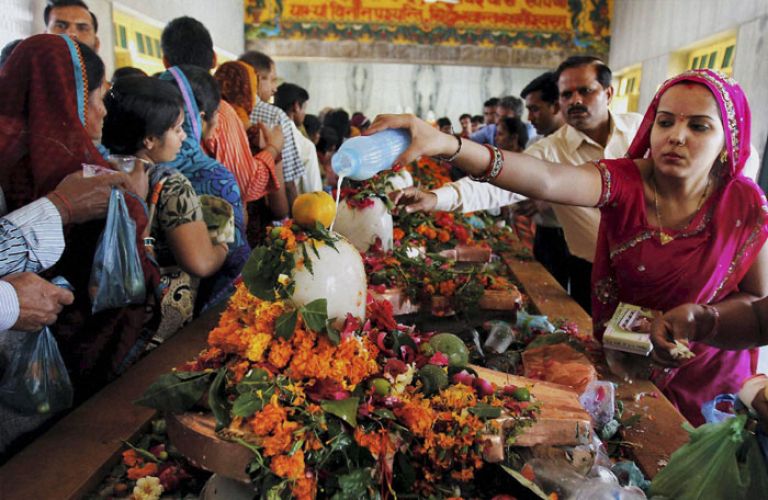 अपनी राशि के अनुसार करे भगवान् शिव की पूजा, मनोकामना होगी पूरी