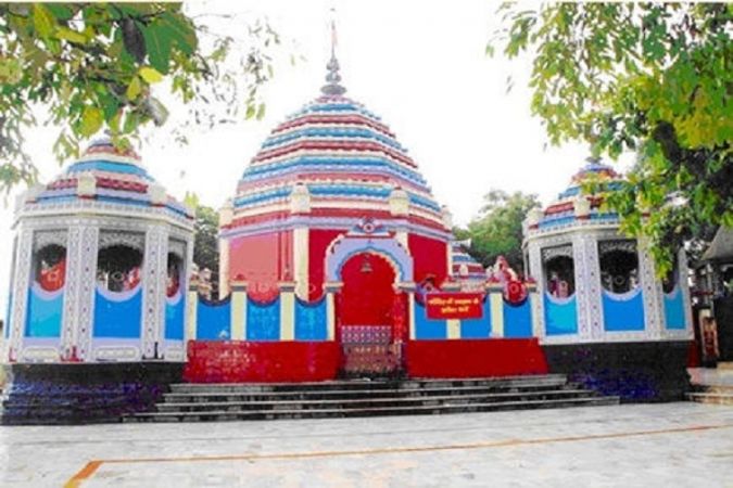 एक ऐसा मंदिर जहाँ देवी के दर्शन करने से सर चकरा जाएगा लेकिन मनोकामना होगी पूरी