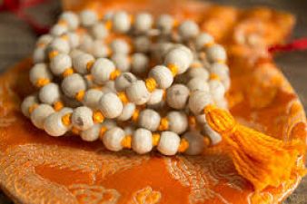 Which garland is the best for chanting mantras, know the whole thing