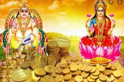 Chanting this Mahamantra of Maa Lakshmi will make you rich