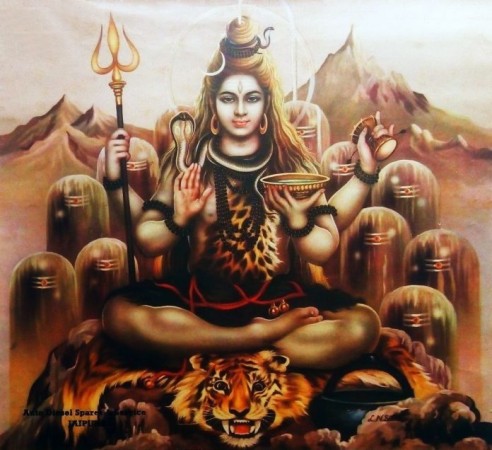 Sawan 2020: Know the significance of Lord Shiva's 'Tripund'