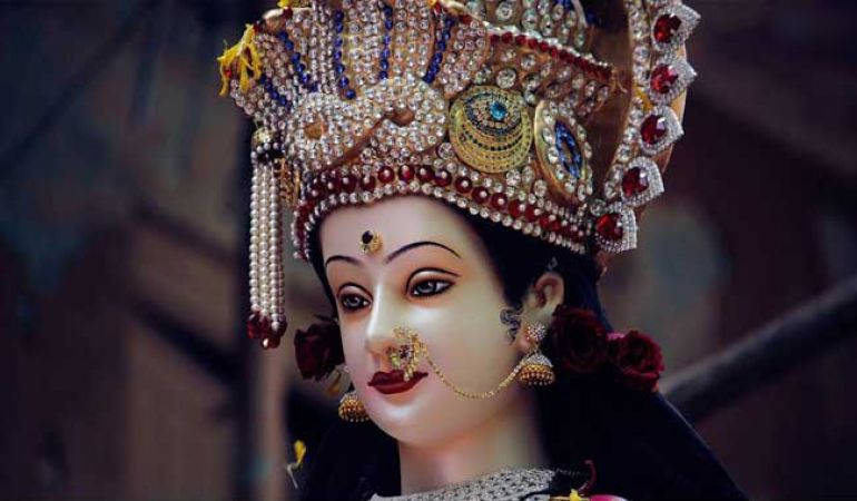 चैत्र नवरात्रि 2018 : नौ दिनों तक इन रंगो के वस्त्र धारण कर करे माँ की आराधना