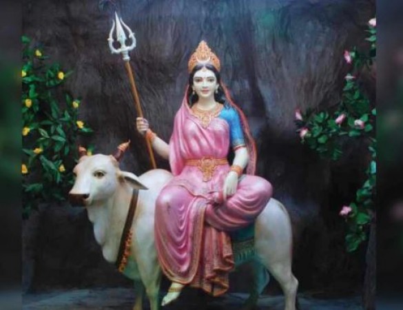 आज नवरात्री का पहला दिन, माता शैलपुत्री के पूजन के दौरान रखें इन बातों का ध्यान
