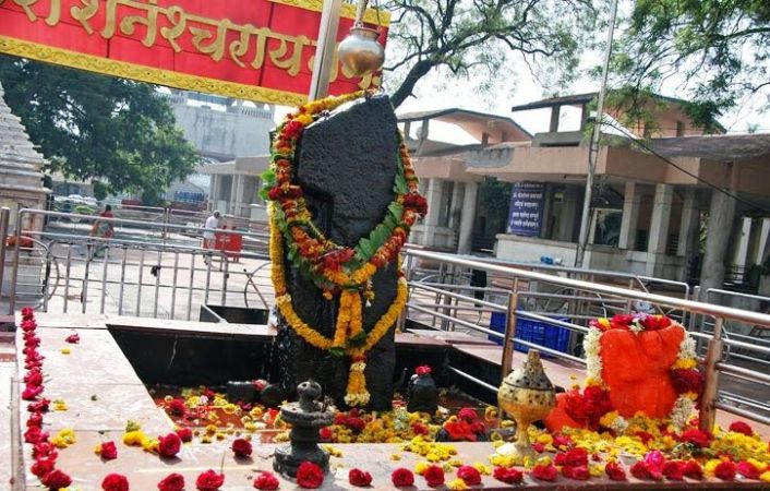 जानिए क्यों चढ़ाते है शनिदेव को तेल