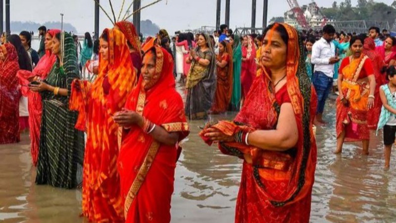 पहली बार रख रही हैं छठ का व्रत तो इन बातों का रखें ध्यान