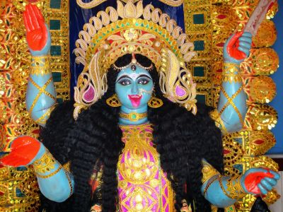 दिवाली पर माँ काली की पूजा करते वक्त जरूर सुने यह कथा