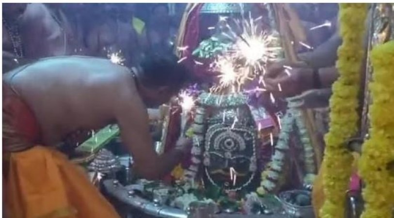 Everyone is crazy about Mahakal Diwali, flowers were lit in Bhasma Aarti