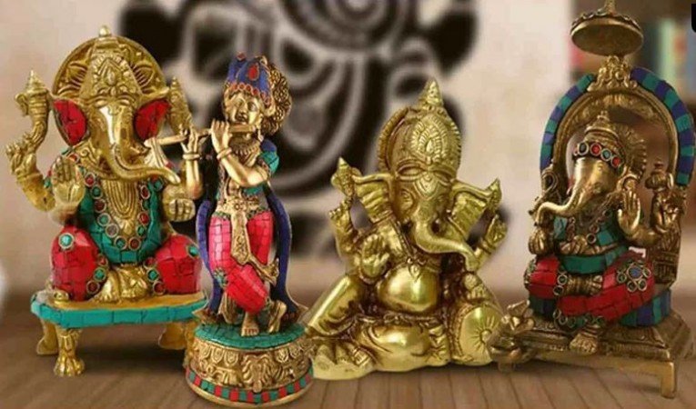 Vastu Tips: Do not keep these types of idols of God in the temple for positive results