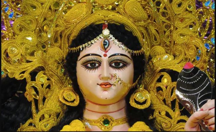 महाअष्टमी के दिन मां दुर्गा को खुश करने के लिए जरूर अपनाएं ये उपाय