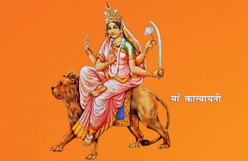 आज शारदीय नवरात्री का छठा दिन, इस आरती से संपन्न करें पूजा