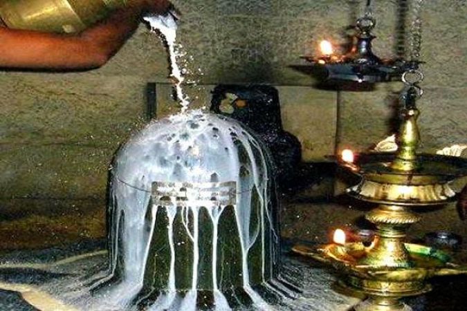 जानिए क्या है शिव पूजा में रुद्राभिषेक का महत्त्व