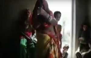 Video : राजस्थानी दादी का ये गज़ब डांस देख कर आपके भी होश उड़ जायेंगे
