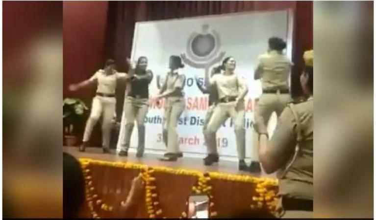Delhi Policewomen get lighthearted, shaking legs on Sapna Chaudhary song..viral video inside