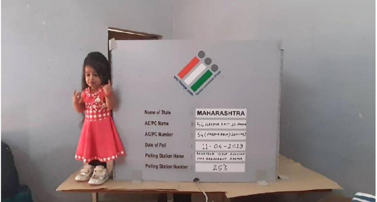 World’s Smallest Living woman, Jyothi Amge participated in voting during the first phase of Poll