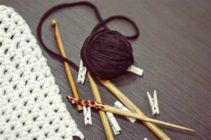 How to Crochet/Knit: Beginner's Guide to Mastering the Craft