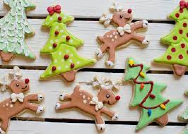 If you are going to have a house party on Christmas then prepare these snacks for the children