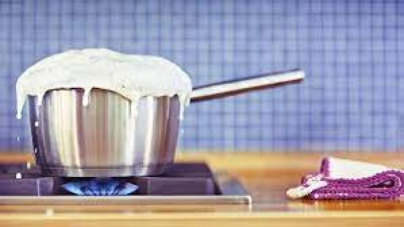 Milk boils and comes out of the vessel, but not water! Have you ever wondered why this happens?