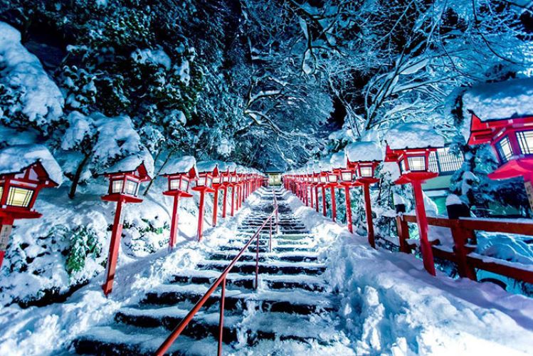 Magic of freezing temperature; Koyoto turned 'snowland'