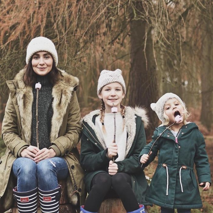 Adorable mumma had an 'awesome photoshoot' with her 'cute daughters'