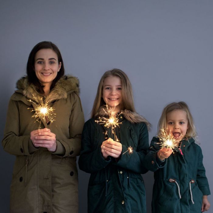 Adorable mumma had an 'awesome photoshoot' with her 'cute daughters'