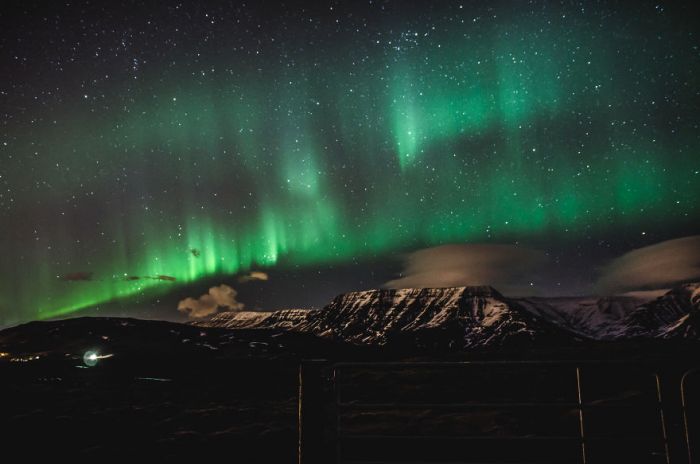 Watch the unbelievable reality of 'northern light flares in Iceland'