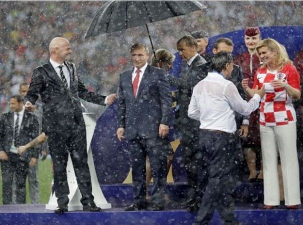 Only Putin gets an umbrella: FIFA World cup 2018