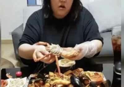Chinese Woman Dies After Eating Excessive Food During Live Streaming