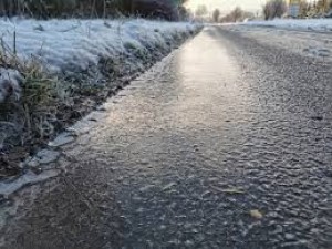 Black Ice: Why is black ice on the road considered more dangerous than normal ice? Know the reason
