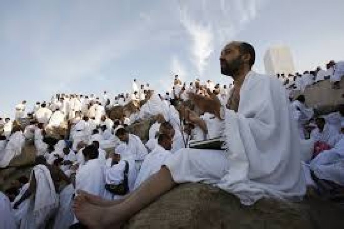 Why are only white clothes worn during Hajj? Know the rules