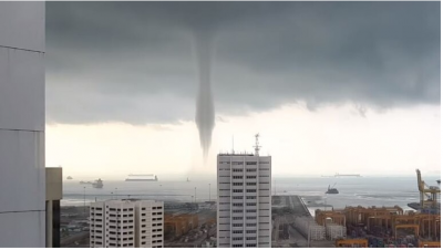 Singapore wake up with huge Waterspout, video goes viral on social media