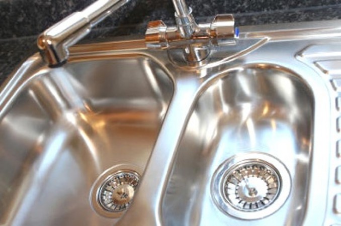 Easy Kitchen Sink Cleaning: A Step-by-Step Guide