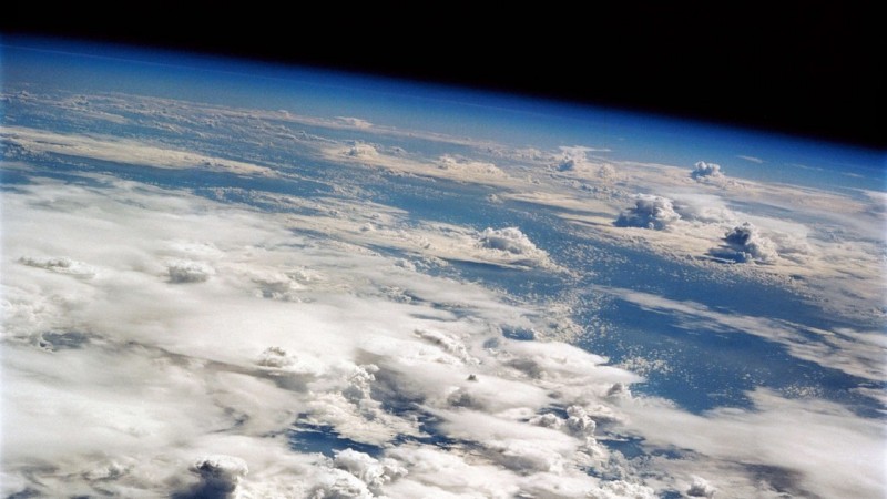Does the ozone layer still have a hole in it?