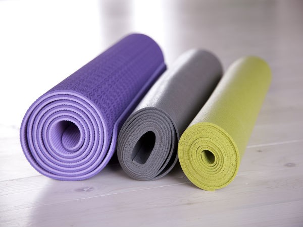 These three easy ways to make a dirty yoga mat shine like new