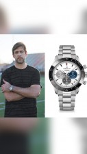 Why does Aaron Rodgers wear only one watch brand?