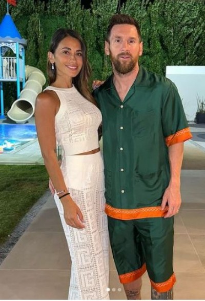 Lionel Messi shares first picture of the year with his wife