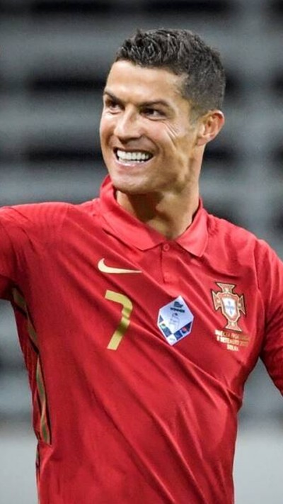 Great Video! Cristiano Ronaldo: How Netizens react to his laughter?