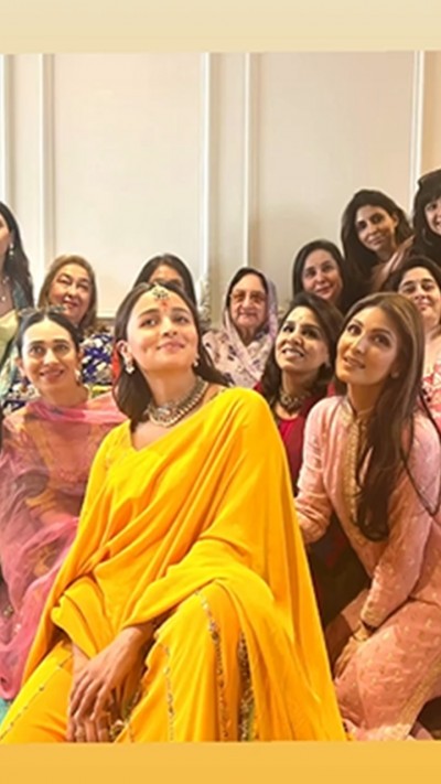 Alia Bhatt's Baby Shower look, Celebrities  attended the function in ethnic outfits