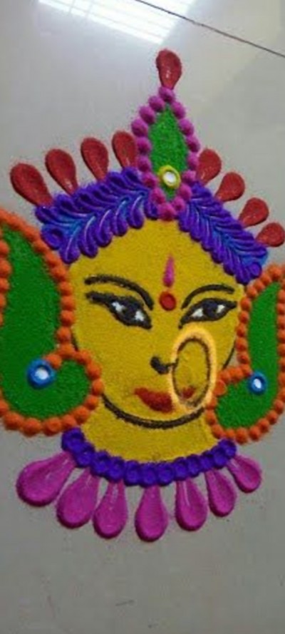 नवरात्रि पर खूबसूरत रंगोली बनाकर करें माता रानी का स्वागत
