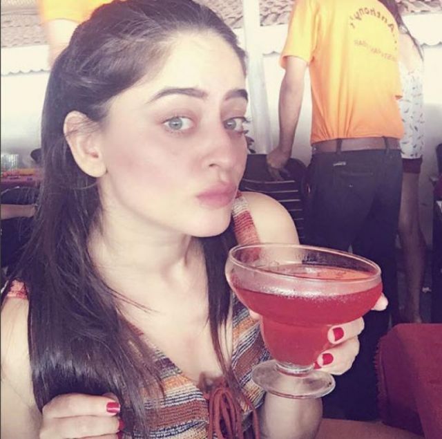 Fun-filled vacation pics of Jay Bhanushali and Mahhi Vij !