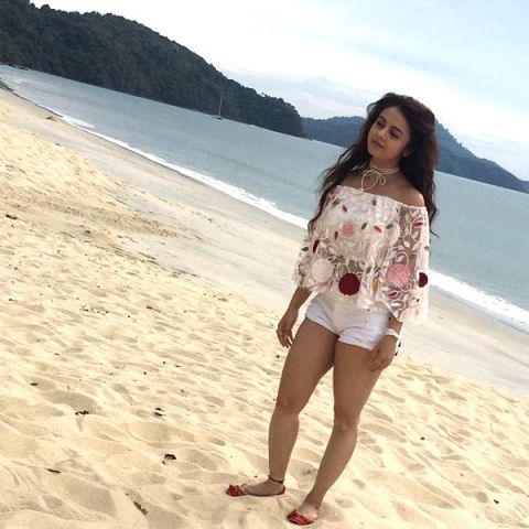 Never seen Hot Avatar of 'Actress Devoleena Bhattacharjee'!!