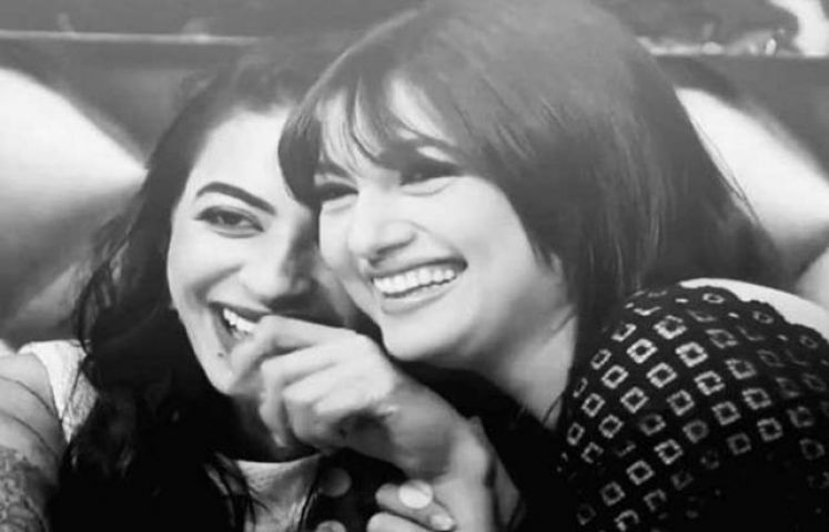 These Pictures of 'Gauhar Jhan and Bani J' show how Strong their Friendship is!!!