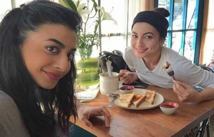 These Pictures of 'Gauhar Jhan and Bani J' show how Strong their Friendship is!!!